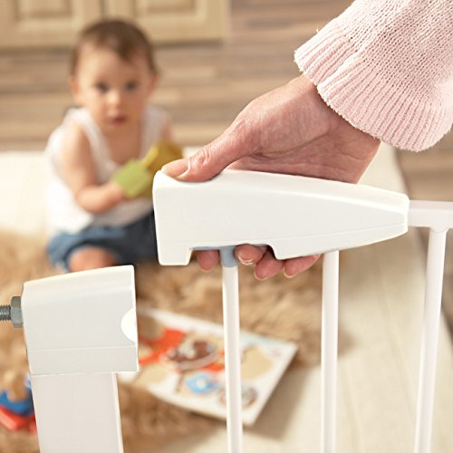 Munchkin Easy Close Pressure Mounted Baby Gate White 35x295 Inch