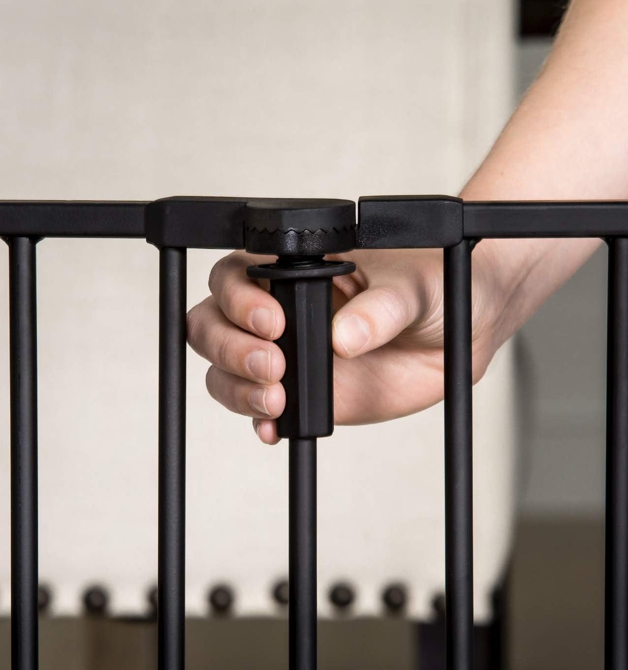 Regalo Deluxe Widespan Safety Gate - Black 745 x 28