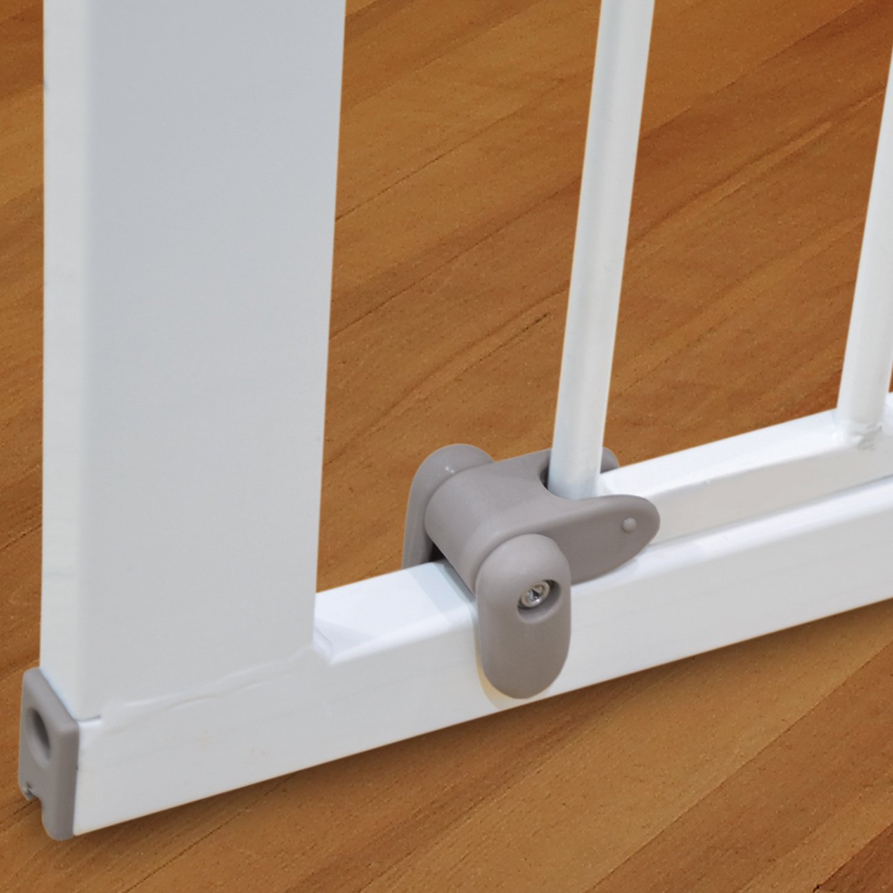 Munchkin Easy Close Pressure Mounted Baby Gate White 35x295 Inch