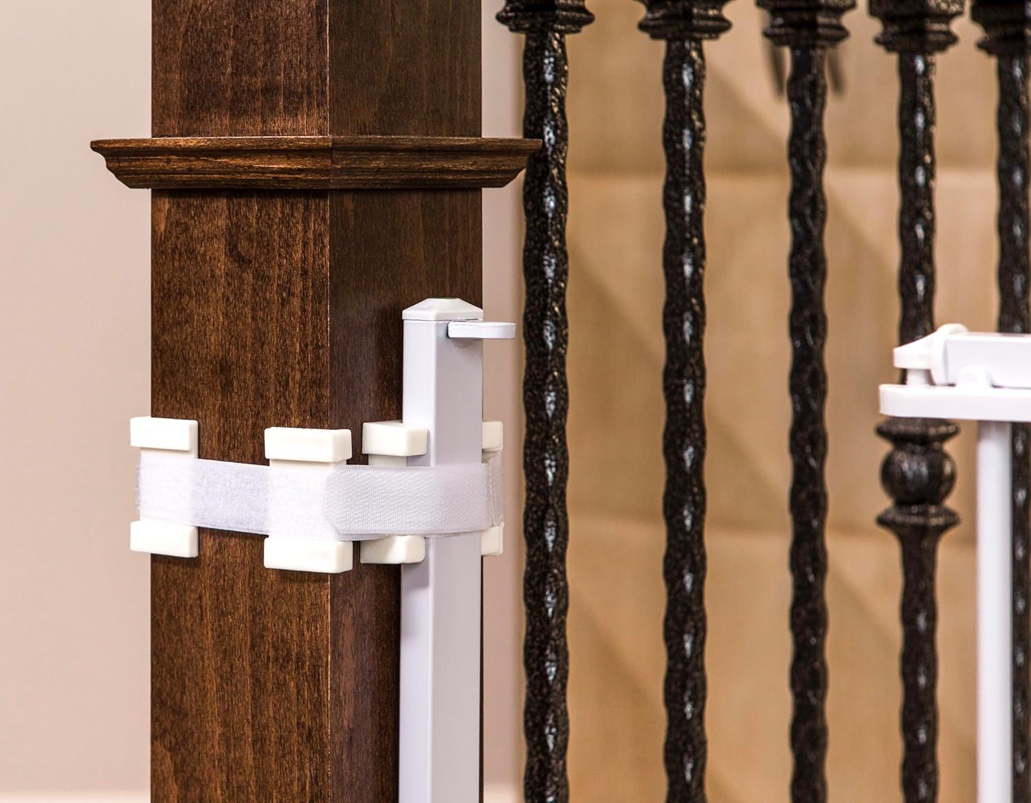 Regalo 2-in-1 Stairway Hallway Wall Baby Gate with Bonus Kit