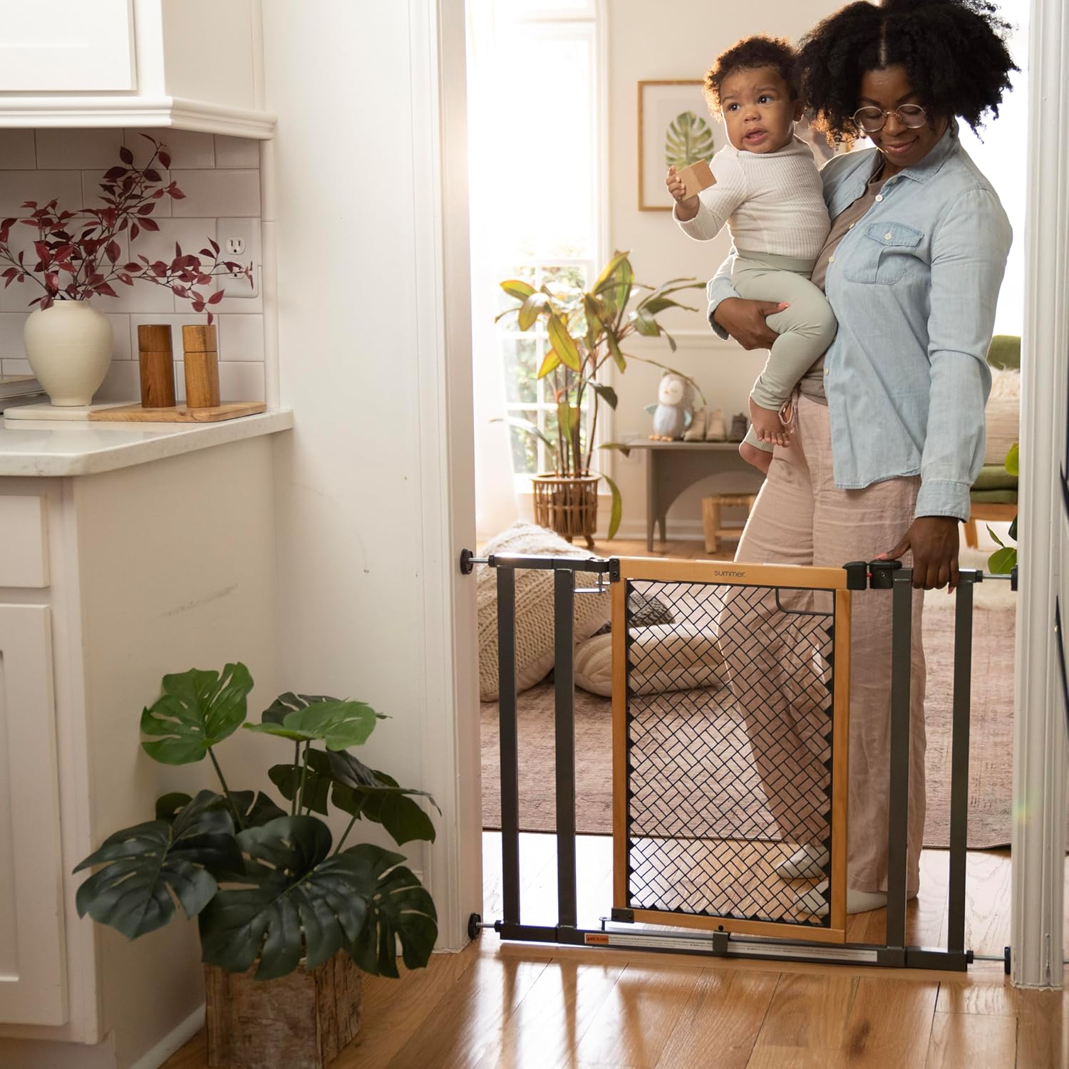 Summer Infant Doorway 36S Safety Pet and Baby Gate - Oak and Metal